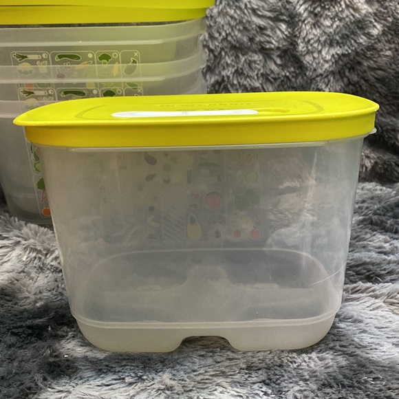 4 Tupperware Fridge Smart Containers - Small Deep
Tupperware - Picture 5 of 16